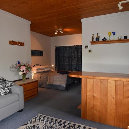 Bed and Breakfast Olivista Мастертон Экстерьер фото