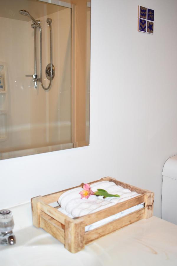 Bed and Breakfast Olivista Мастертон Экстерьер фото